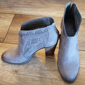 Vince Camuto Frasitta